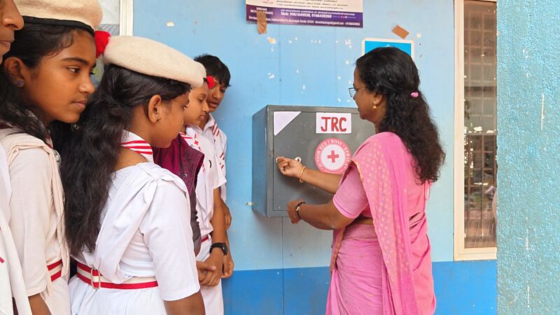 പ്രമാണം:12060 KSD FIRST AID3.jpeg