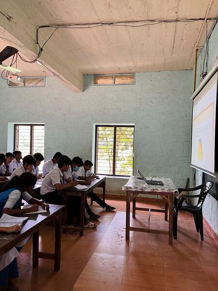 പ്രമാണം:15020 Hightec class 2.jpeg