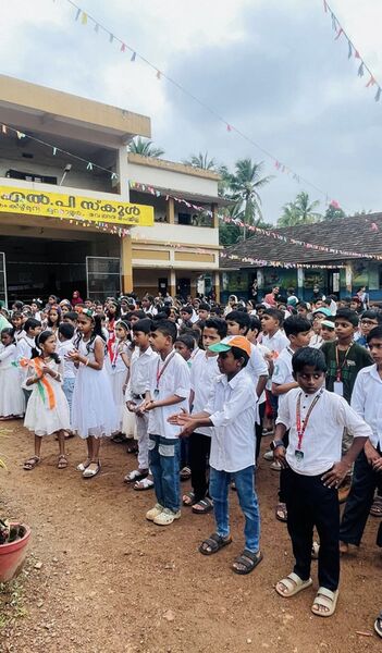 പ്രമാണം:19855-Independence day 4.jpg