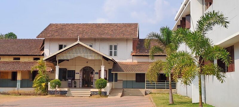 പ്രമാണം:21069 schoolphoto.jpg