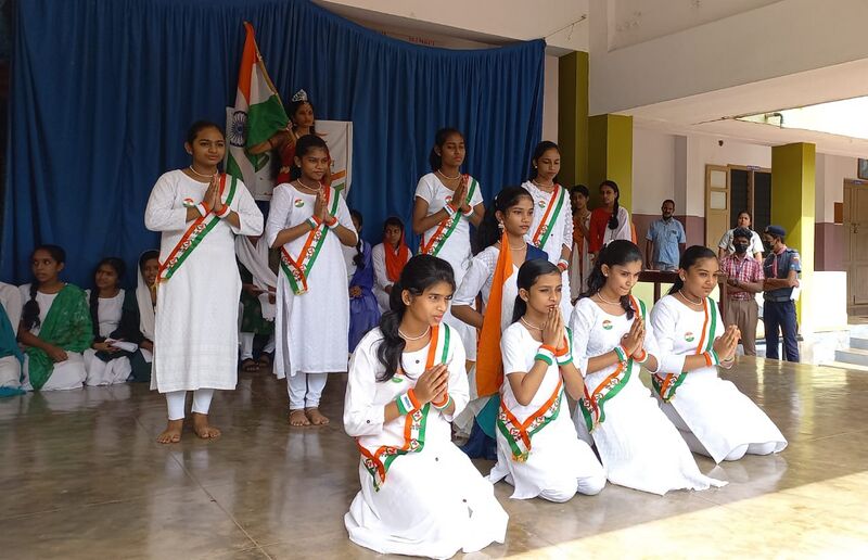 പ്രമാണം:24017 Dance.jpg