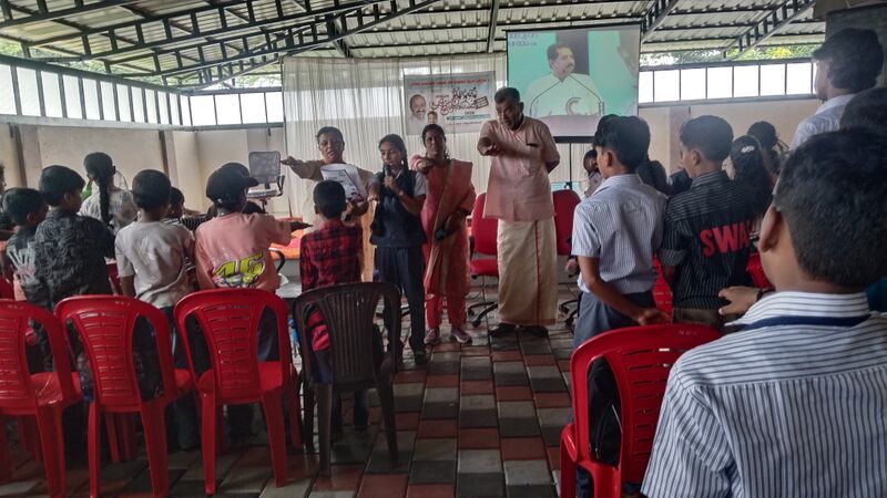 പ്രമാണം:26014 cyberSafetyPledge.jpg