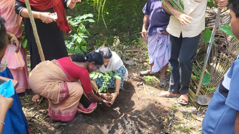 പ്രമാണം:29228 pa9.jpg