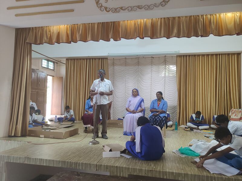 പ്രമാണം:35052 mathsfair 2425 4.jpg