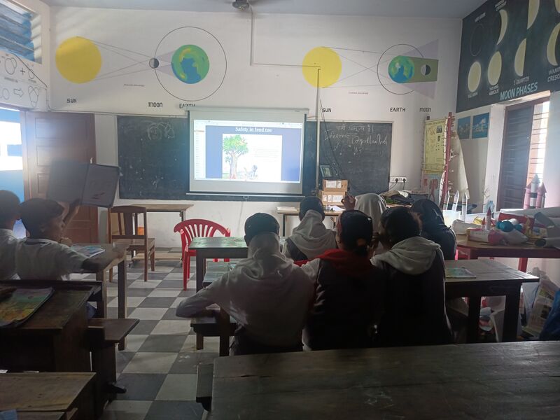 പ്രമാണം:43240 Hitech1.jpg