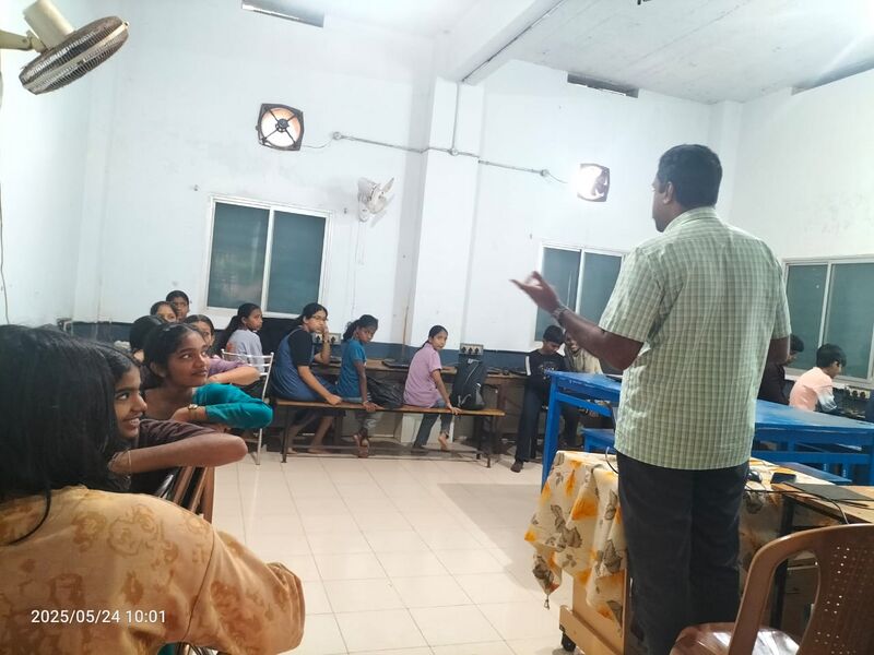 പ്രമാണം:47019 kkd lkcamp1.jpeg