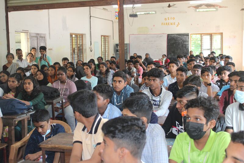 പ്രമാണം:KLM LK Camp2024 01.JPG