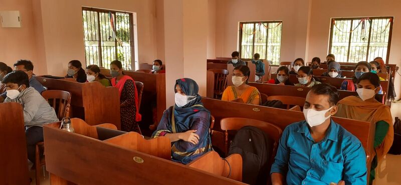 പ്രമാണം:Knr 14243 03.jpeg