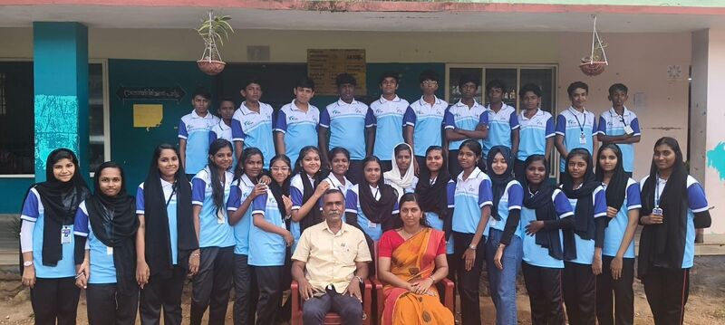 പ്രമാണം:LK members.jpg