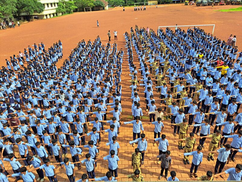 പ്രമാണം:12009 specl assembly 2.jpg