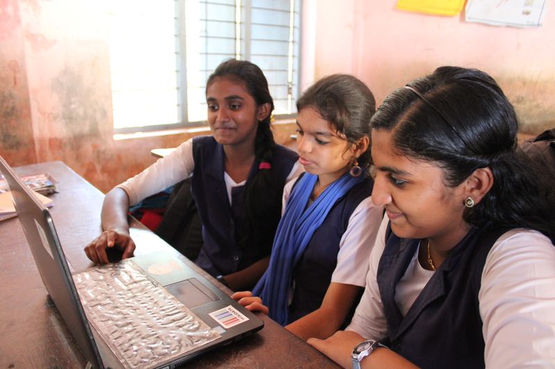 പ്രമാണം:12060 computer training.JPG