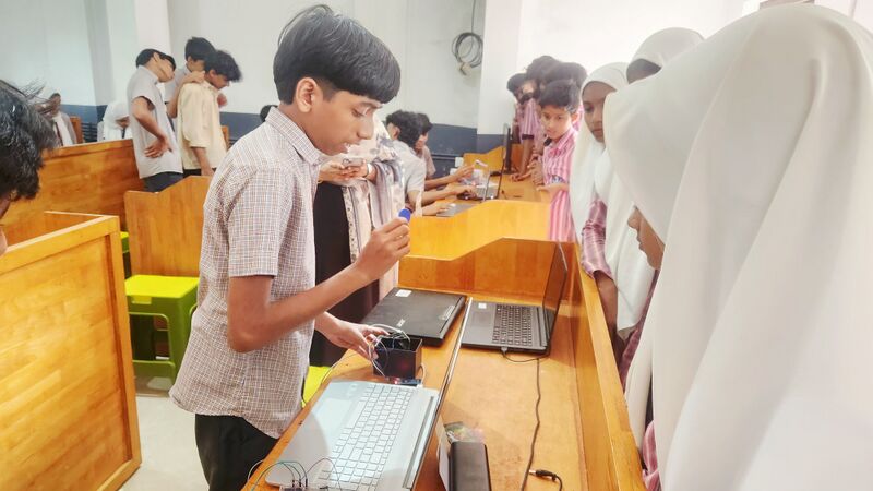 പ്രമാണം:18098 Robotics expo 2.jpg