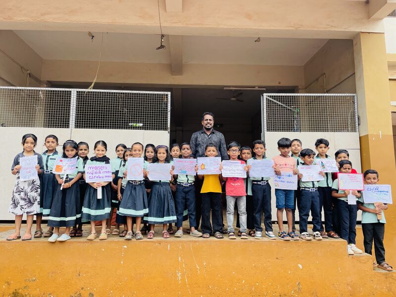 പ്രമാണം:19855 laharivirudham 2.jpg