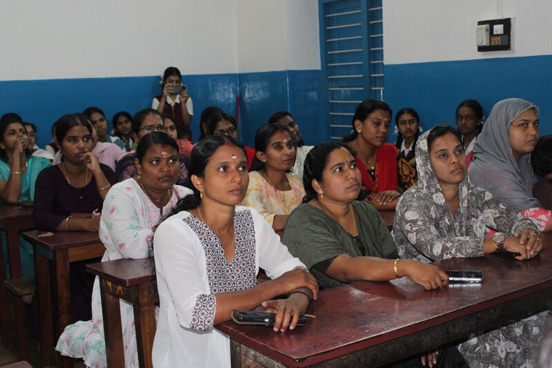 പ്രമാണം:21001 parents.JPG