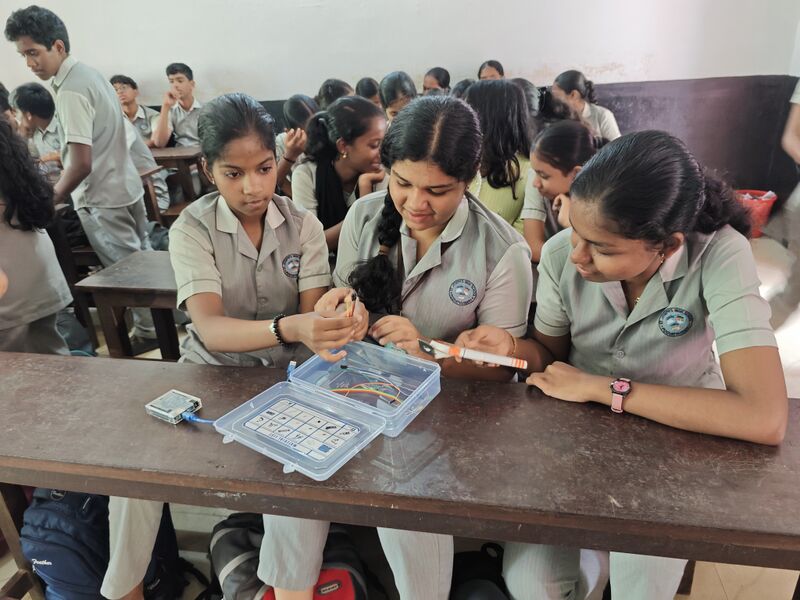 പ്രമാണം:25092 sfd arduino.jpg