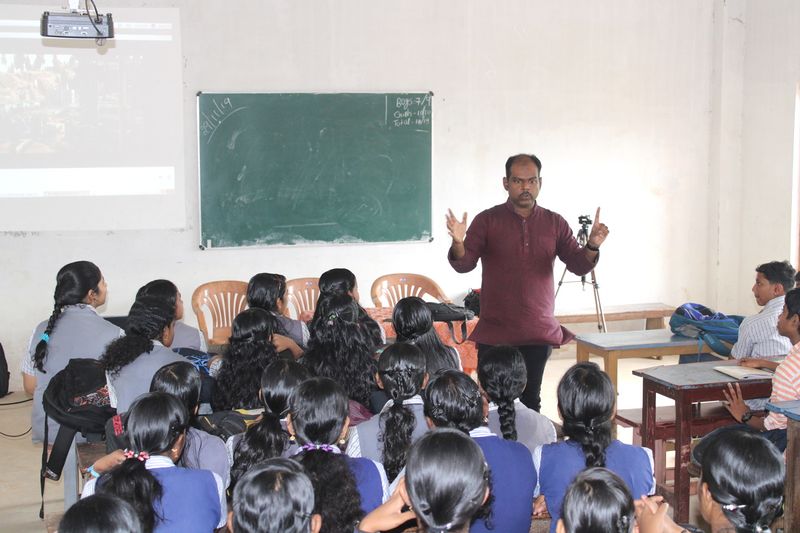 പ്രമാണം:28012 LK 1920 130.jpeg