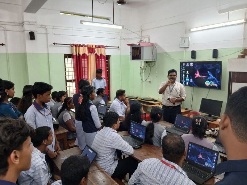 പ്രമാണം:39259- CWSN TRG 1.jpg