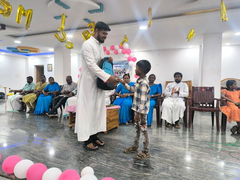 പ്രമാണം:42022 Opening Day 5.jpg
