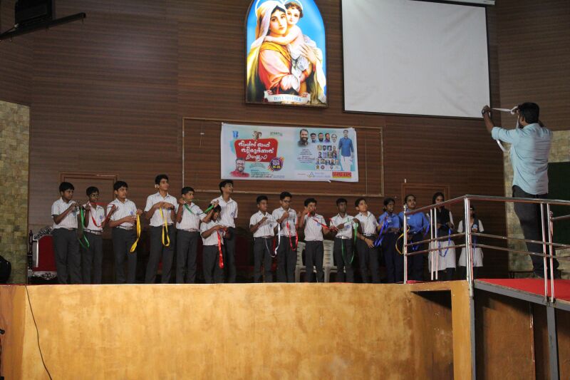 പ്രമാണം:43034 L08.jpg