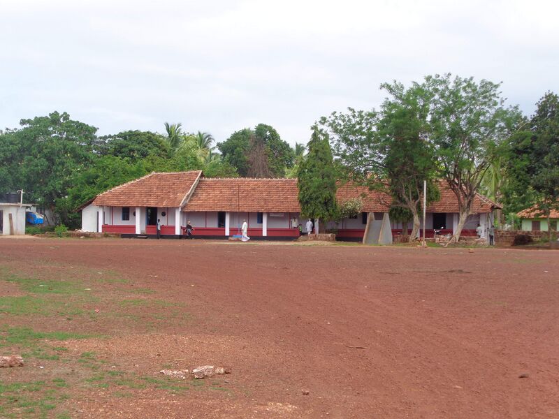 പ്രമാണം:School photo 11240.jpg