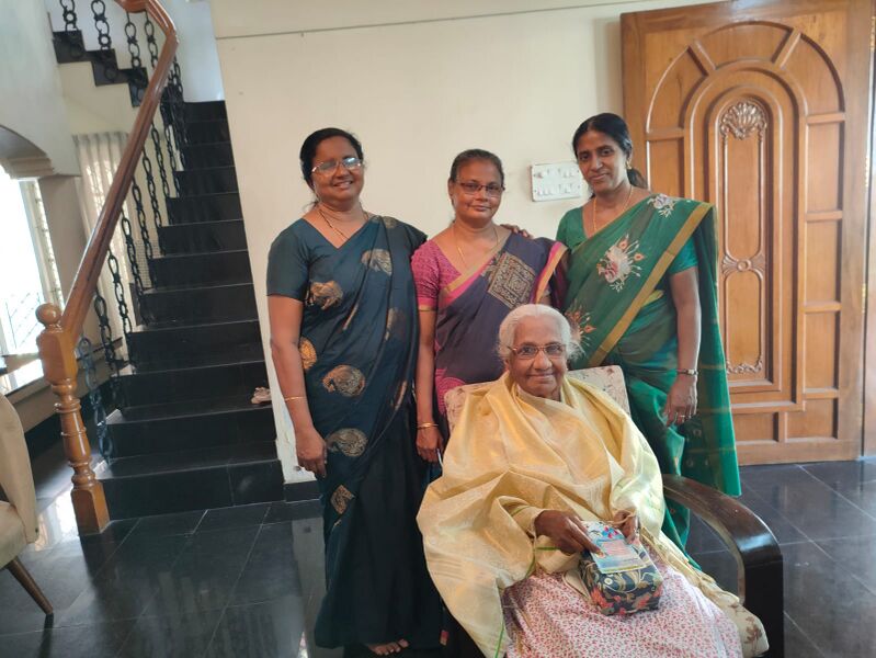 പ്രമാണം:Tr10 43065.jpeg