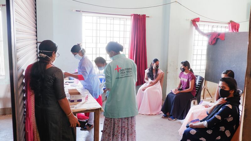 പ്രമാണം:Vaccine 6.resized.jpg