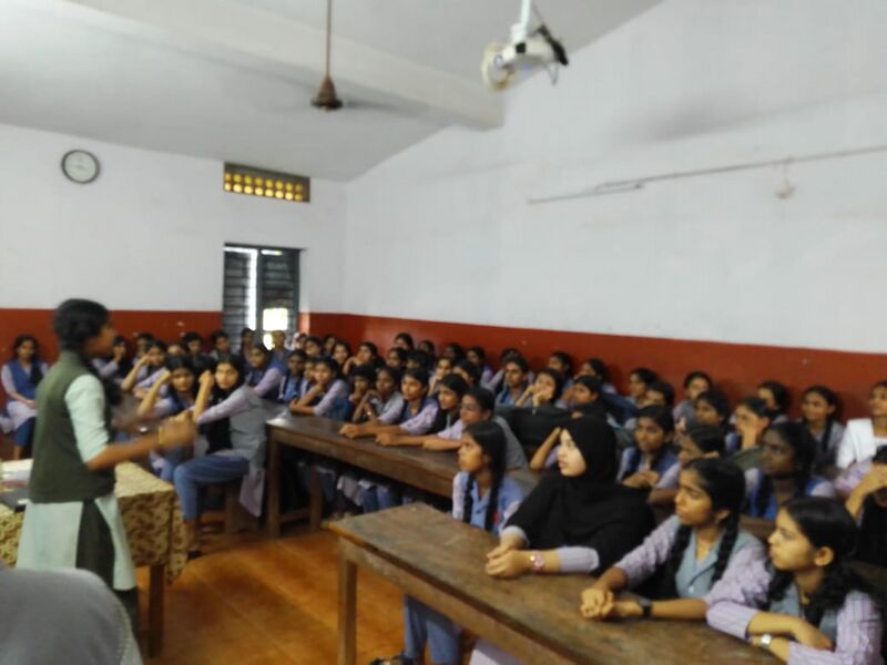 പ്രമാണം:13098 moon.jpg