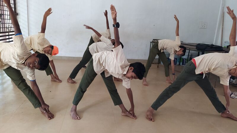 പ്രമാണം:16041-2022-Yoga 2.jpg