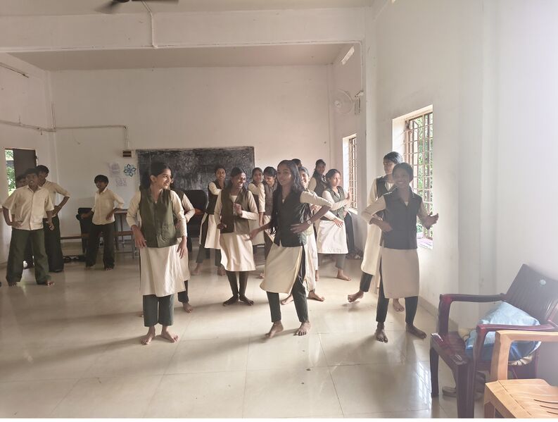 പ്രമാണം:16041 pularkalam 2025june 5.jpg