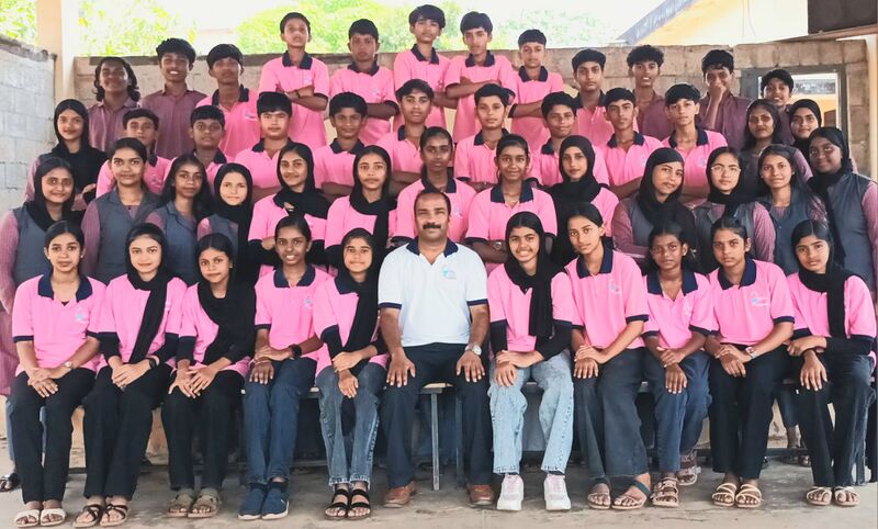 പ്രമാണം:19042 Little KITE Team 2026.jpg