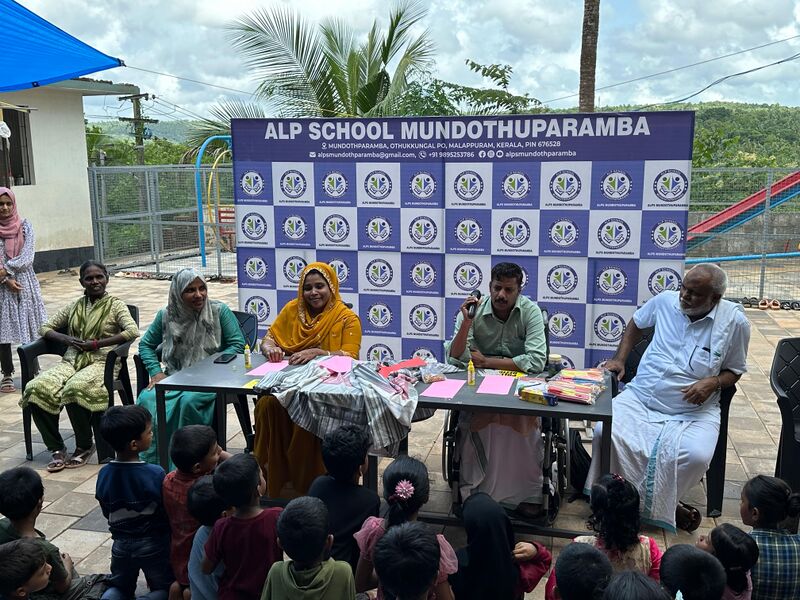 പ്രമാണം:19834-paper pen nirmana shilpashala2024-25.jpg