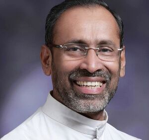 21010 Rev.Fr.DavisChiramel.jpg