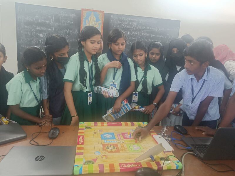 പ്രമാണം:21060-lk expo.jpg