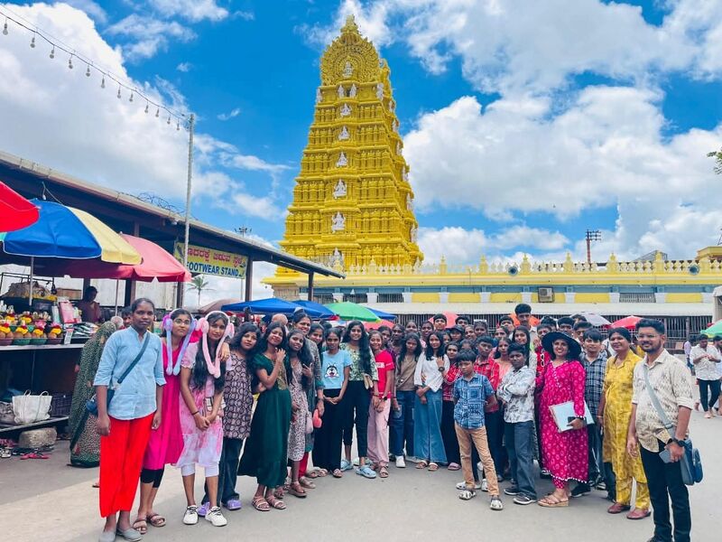 പ്രമാണം:38015-Study trip-26-2.jpg