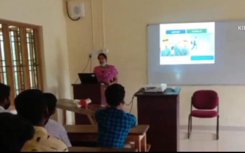 പ്രമാണം:6055 hitech classroom.jpg