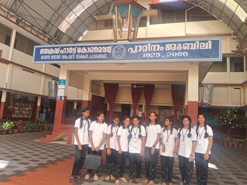 പ്രമാണം:Lk traing 100.jpg