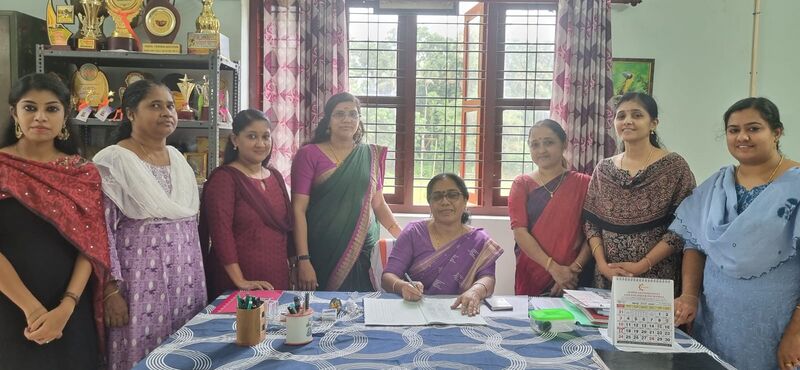 പ്രമാണം:Our new headmistress.jpeg