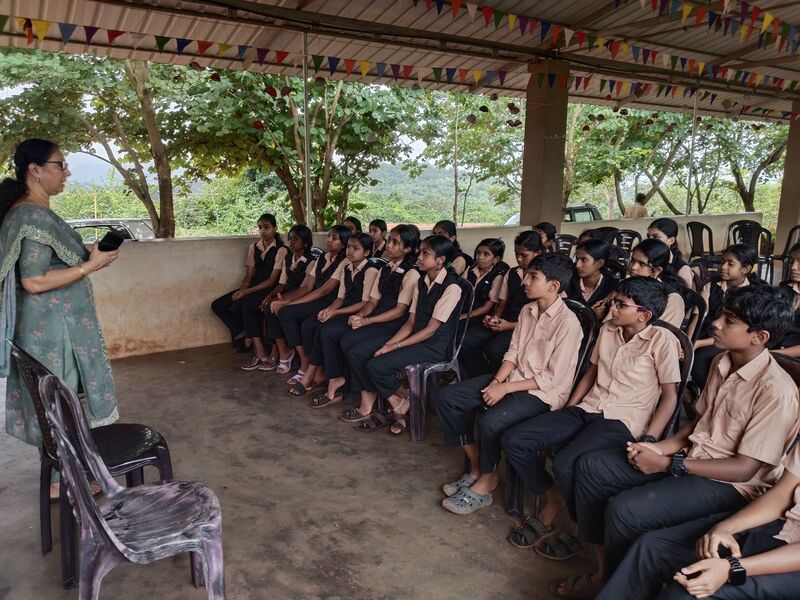 പ്രമാണം:11073 lk2528p.jpg