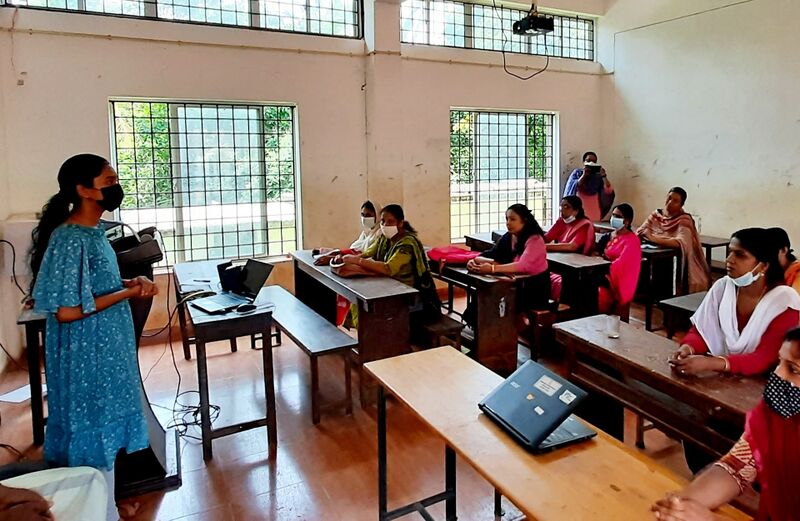 പ്രമാണം:16009-KKD-LKCS22-3 - remesan et(1).jpg