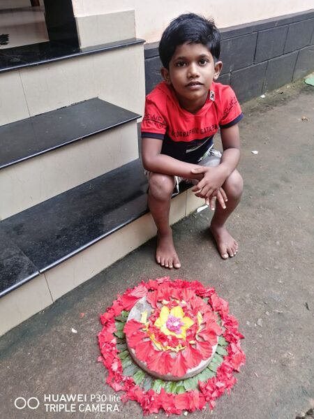 പ്രമാണം:18402 onam 2021-22 45.jpg