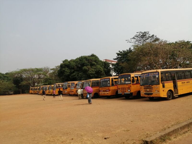 പ്രമാണം:20057 school bus 1.jpeg
