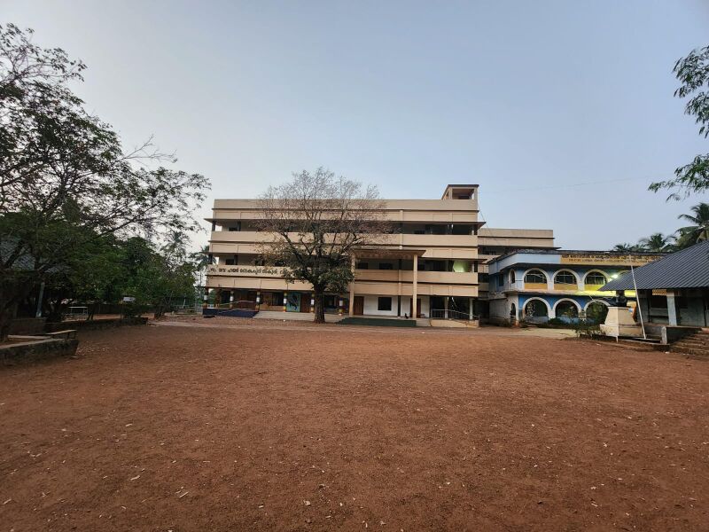പ്രമാണം:22083-school-villadam.jpg