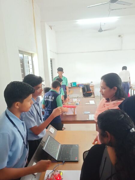 പ്രമാണം:25501 fest2.jpg