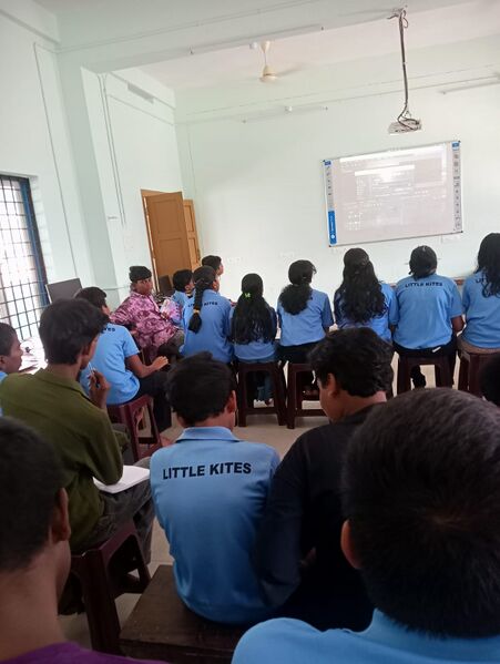 പ്രമാണം:44068-LK-school camp 2025-28(02).jpeg