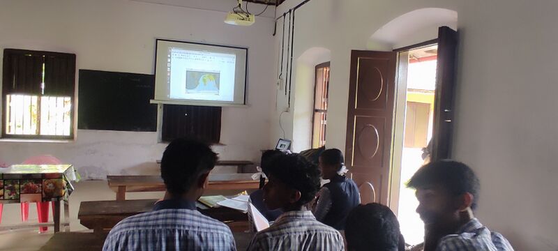 പ്രമാണം:46037HITECH CLASS.jpg