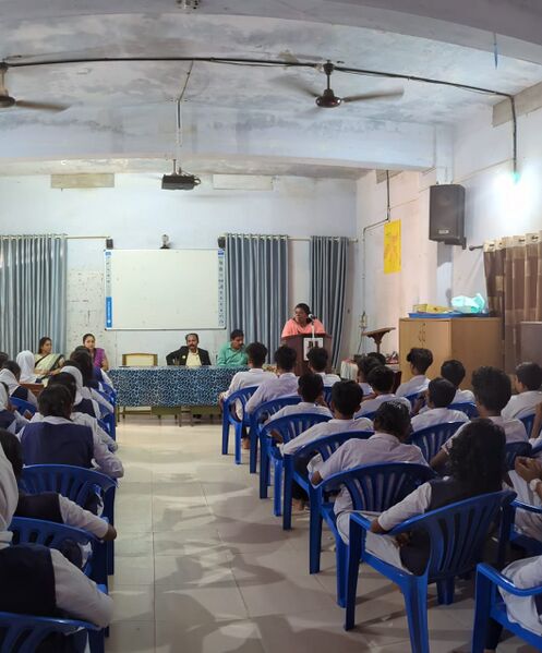 പ്രമാണം:19026-hitech smart room.jpg