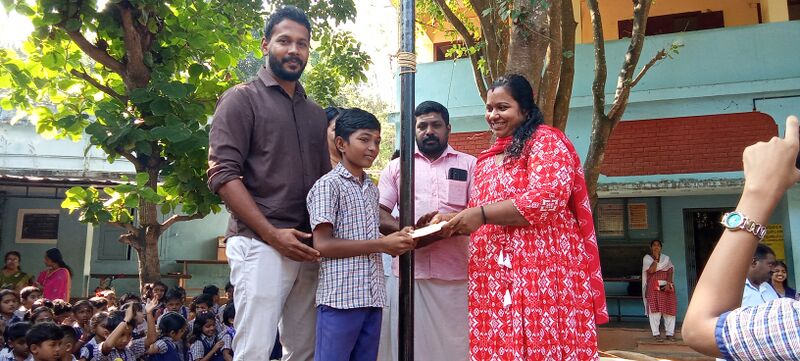 പ്രമാണം:21098 STATE WINNERS 3.jpg