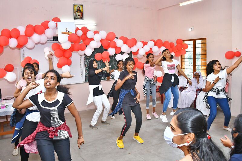 പ്രമാണം:44013 H4.jpg