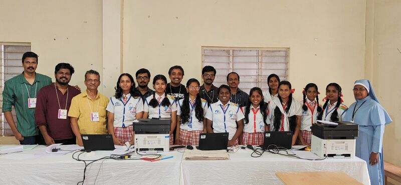 പ്രമാണം:SSK2023-24 schoolwiki team 01.jpg
