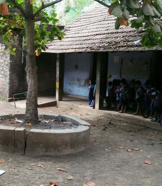 പ്രമാണം:School poovatuparamba.jpg
